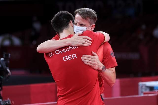 与荣耀加身 与荣耀加身