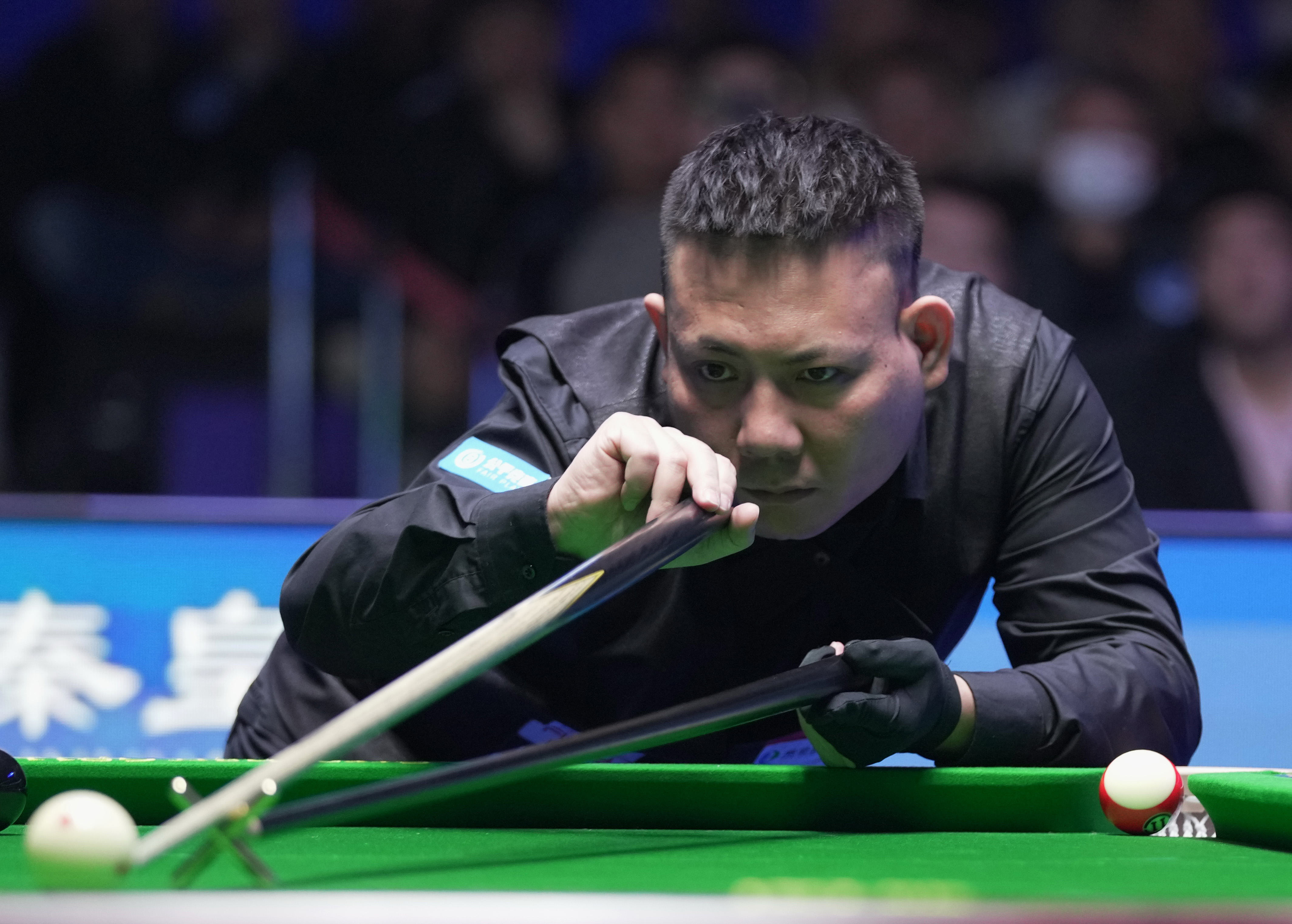 营造出热烈 营造出热烈