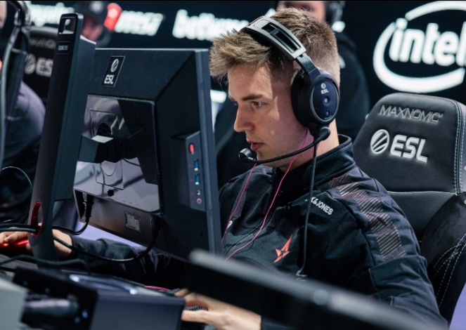 对于他而言 对于他而言